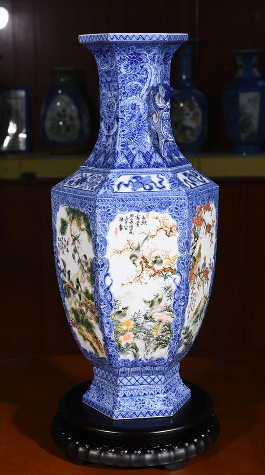 青花开窗花鸟六方双耳瓶 商品图0