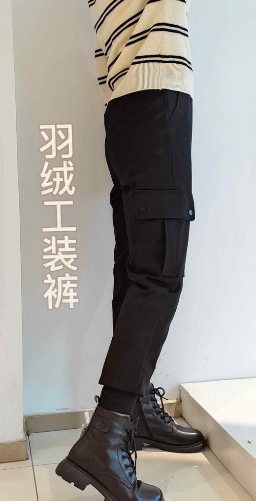 382776女式弹力工装羽绒裤，户外及学生必备，5个尺码S 到XXL，内侧加弹力缝活动自如，休闲时尚可搭配马丁靴 短筒靴，板鞋运动鞋，松紧腰带抽绳可调节腰围大小！适合各年龄段！实物膝上口袋无拉链是扣子 商品图3
