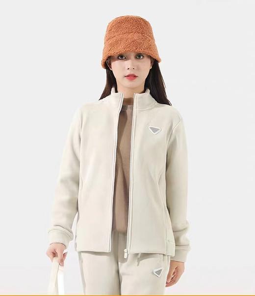 梵贝希女款外套 商品图0