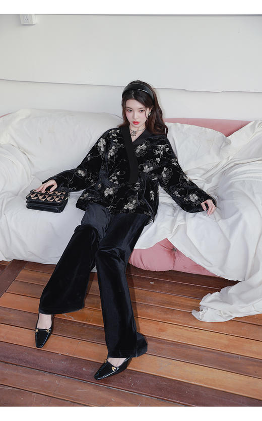 清仓捡漏 LIN CHAO  ZHANG 新中式小暗黑刺绣丝绒外套+丝绒阔腿裤 商品图1