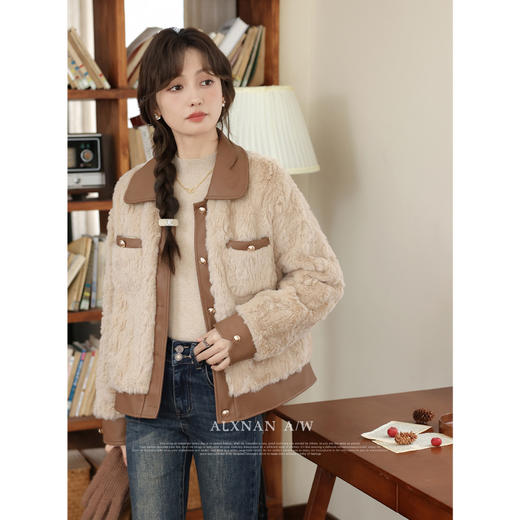 鹿向南《榛果拿铁》羊羔毛外套女秋冬款休闲美拉德短款保暖上衣 商品图4