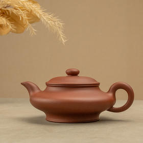 《水扁壶》 盛英杰 省陶瓷艺术名人、高级工艺美术师、实力派女陶艺家