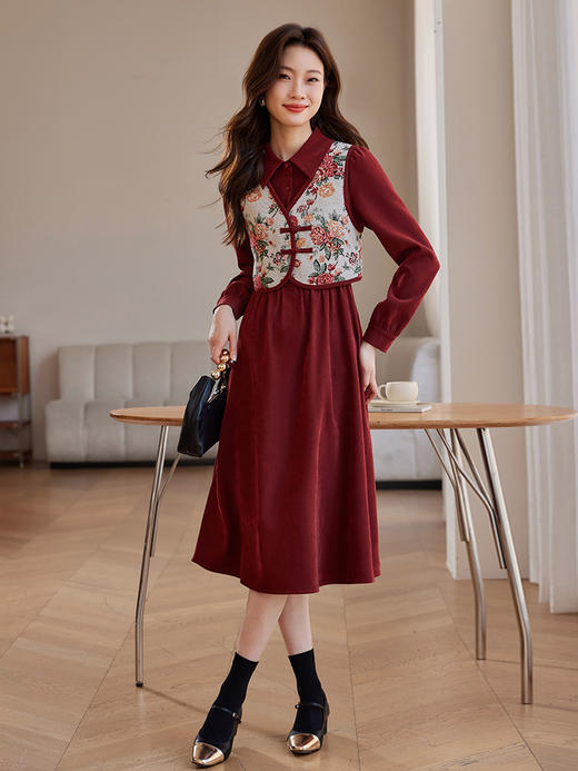 【年终特卖】熙世界2025秋冬女装新中式盘扣国风刺绣马甲红色连衣裙两件套装 商品图4