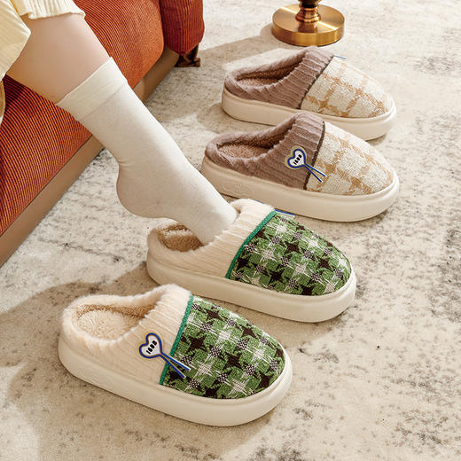 寒日严冬，柔软温暖的靠近。秋冬季厚底棉拖鞋，柔软厚底，温暖守护；情侣居家，相伴一生。月子保暖，防滑毛绒；家居棉拖，舒适如云。男女皆宜！ 商品图1