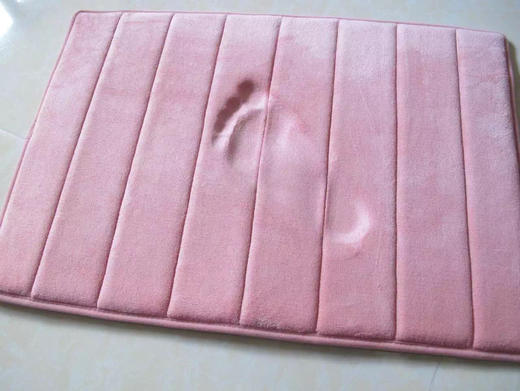 【必败榜——3层复合记忆棉】 迎4月开放日 买二赠一活动中  干脚垫 光脚体验柔软的美好 Softcare记忆棉地垫床边垫 干脚垫 飘窗垫 多用途 SBR乳胶底防滑 脚垫 速干柔软 商品图6