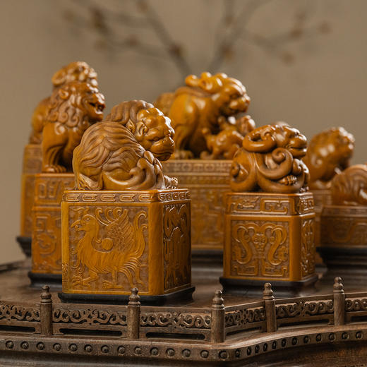 清 寿山石雕瑞兽钮鸳锦云章一组 商品图1