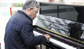 通知：40岁以上中老年免费学8天钢琴体验课，不限基础！