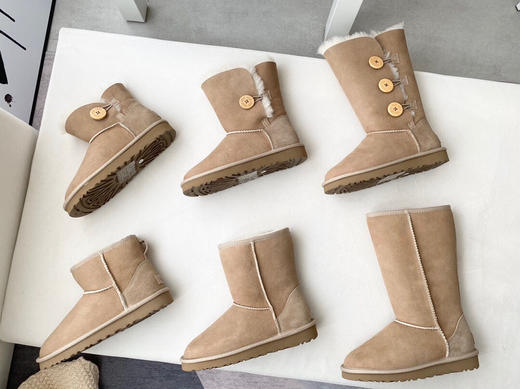 UGG扣款🉐️：199、299、358
UGG基础款🉐️：199、299，350 商品图0