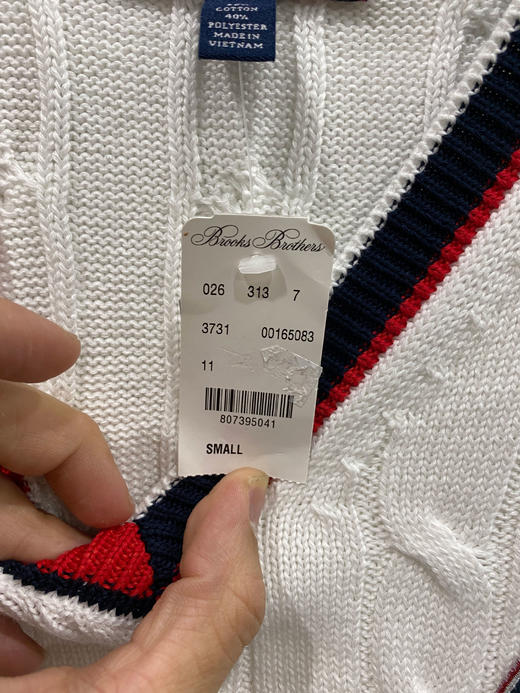 BROOKS BROTHERS  斐乐联名款男士V领针织毛衣 商品图4
