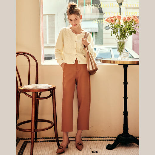 OLrain欧芮儿法式杏色毛衣外套女秋季2023新款气质肌理感针织开衫 商品图3