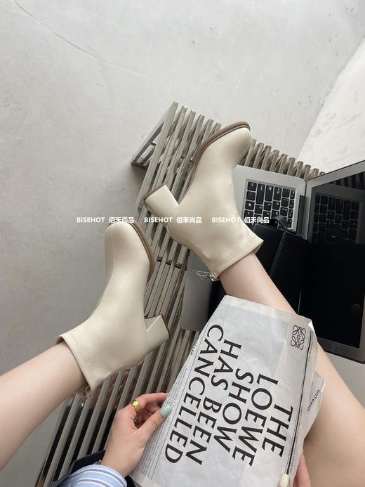 新品女士单层粗跟方头时尚矮靴962B35525（W） 商品图4