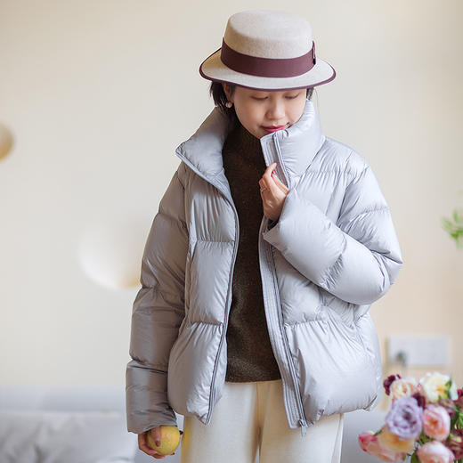 松软似棉花糖90白鹅绒立领短款面包羽绒服 商品图1