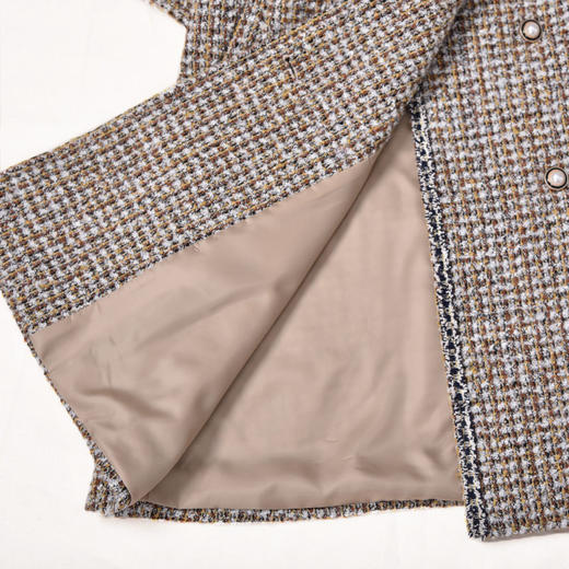 圣三利女装  气质优雅粗纺翻领珍珠扣大衣SL121D23 商品图4