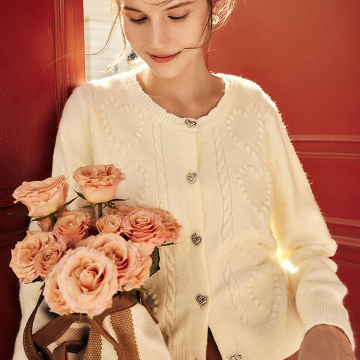 OLrain欧芮儿法式杏色毛衣外套女秋季2023新款气质肌理感针织开衫 商品图1