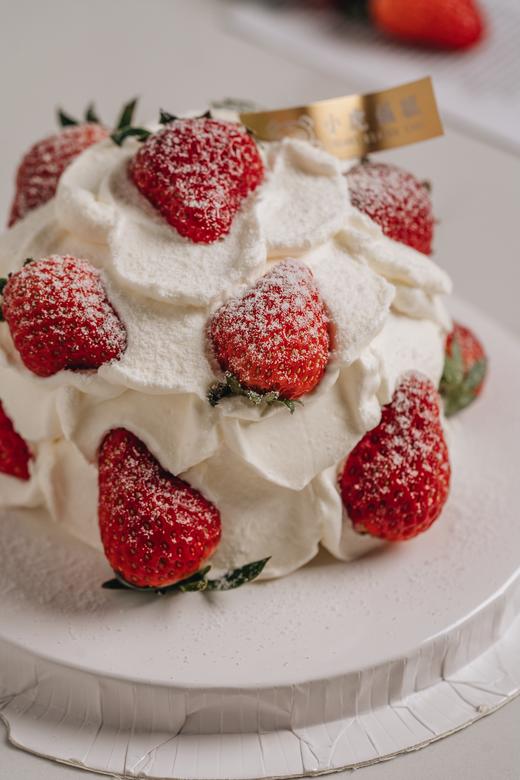 酸奶草莓雪山蛋糕 商品图2