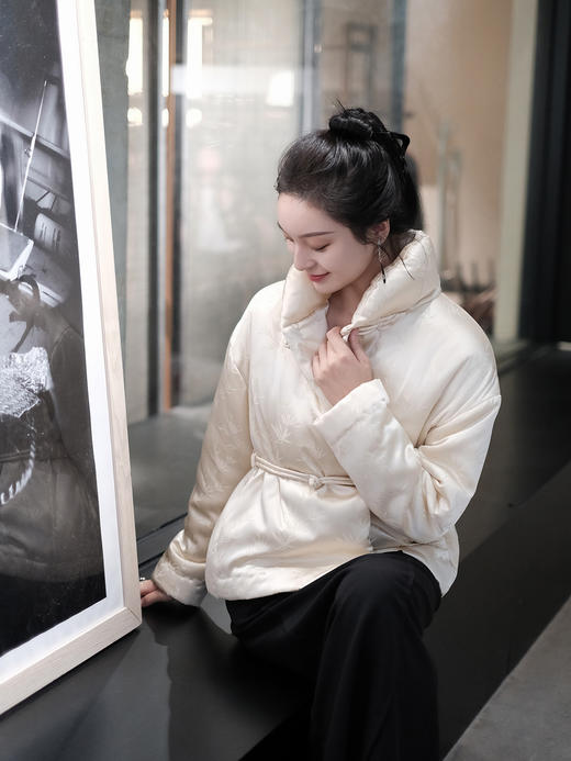微瑕秒杀| 盛唐牡丹|竹子纹真丝提花立领夹棉外套-香槟色[特价品](特殊商品不退不换) 商品图3