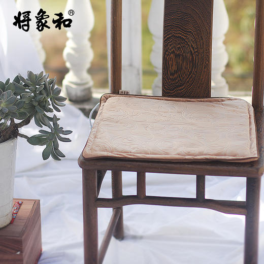 将象和电加热蕲艾绒坐垫，适用于：腰腹、臀部，腿部畏寒怕冷的人群 商品图4