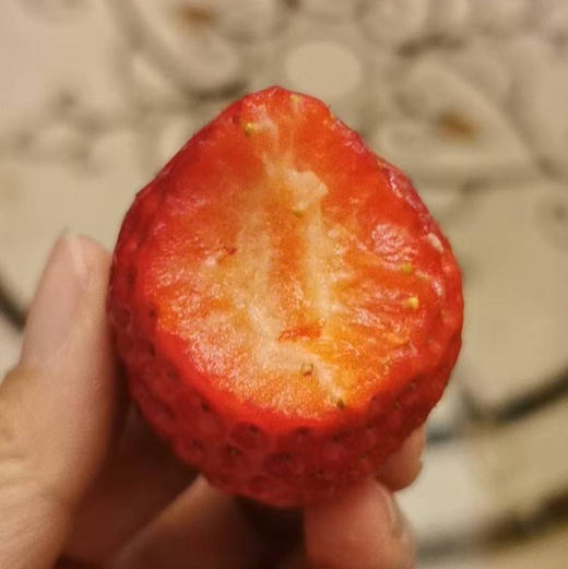 北京红颜草莓最新上市，没有药，没有膨大，自然生长，香甜！ 商品图2