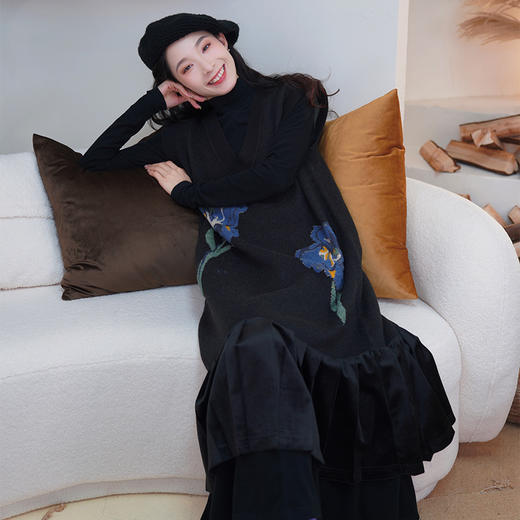 两三事梵高文艺鸢尾遐想2023冬新款花卉图案压褶拼接背心裙连衣裙 商品图2