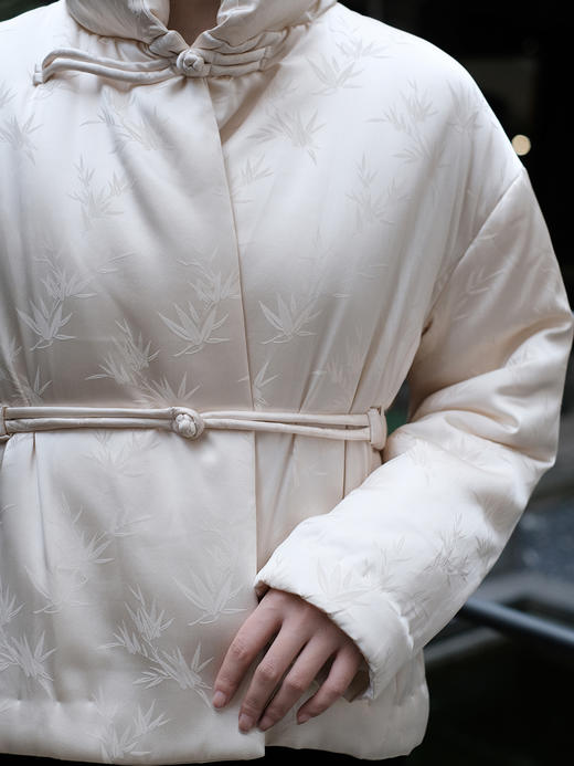 微瑕秒杀| 盛唐牡丹|竹子纹真丝提花立领夹棉外套-香槟色[特价品](特殊商品不退不换) 商品图2