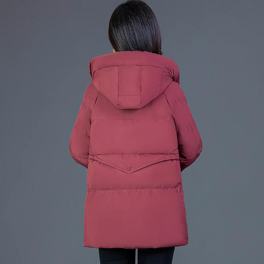 QYMKED-53910-Y 时尚保暖羽绒服宽松休闲女装短款羽绒服2023年冬季新款加厚羽绒服 商品图2