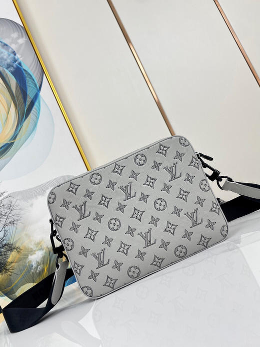 秋冬特惠💰980 原单LV M46603 尺寸：25×18.5×7cm TRIO 全皮邮差包 商品图2