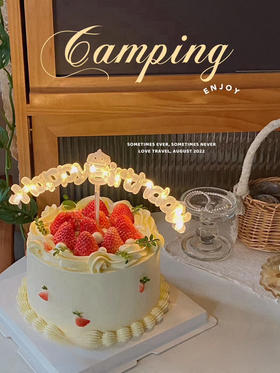 冬天的第一个草莓蛋糕