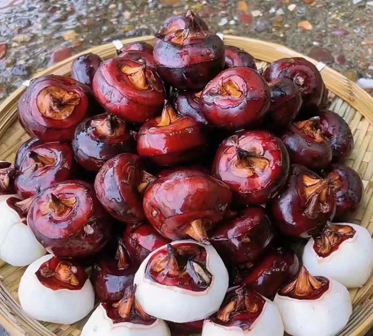 周一取货：【新鲜马蹄】一袋1.5斤左右，一口脆甜爽，解腻又过瘾，润燥生津。