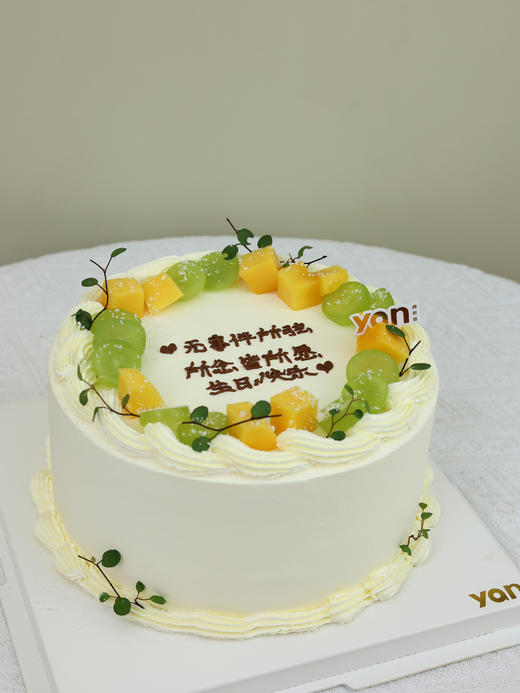水果蛋糕款式四(青提已下季，用猕猴桃代替，介意勿拍） 商品图0