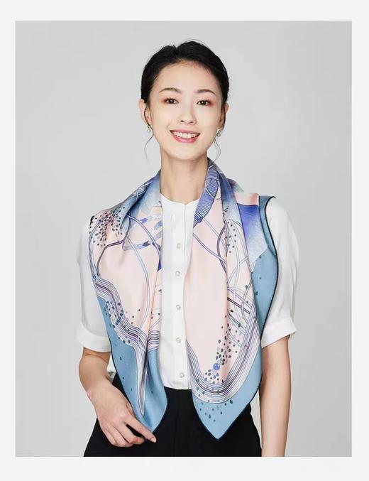 布兰卡双面异色印花方巾 商品图0