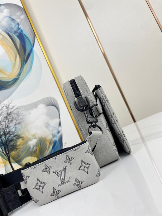 秋冬特惠💰980 原单LV M46603 尺寸：25×18.5×7cm TRIO 全皮邮差包 商品图4