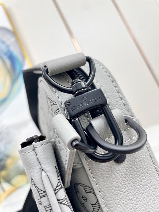 秋冬特惠💰980 原单LV M46603 尺寸：25×18.5×7cm TRIO 全皮邮差包 商品图6