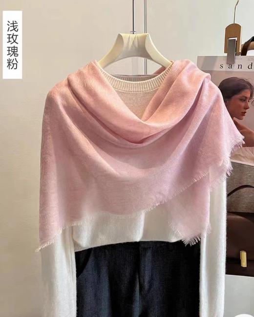 布兰卡精梳羊毛提花方巾 材质：100%羊毛 商品图3