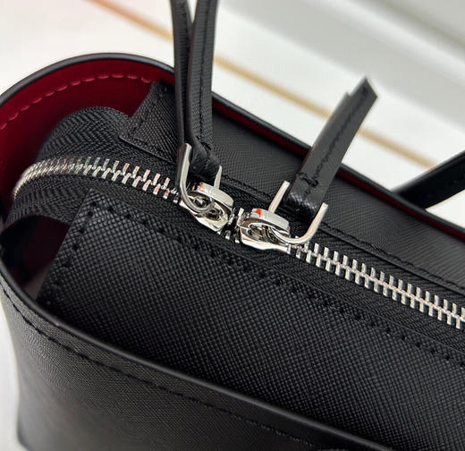 秋冬特惠💰680 普拉达新款购物袋8622 十字纹牛皮165代工码 商品图5