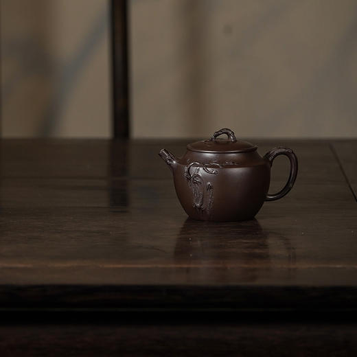 龙德堂陶艺 徐飞制 《遒劲》原矿紫泥 270cc 库存请咨询客服 商品图0