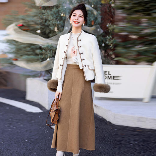 冬季新款，袖毛真毛可脱卸小香白鸭绒羽绒气质套装HR-LMJY8828 商品图7