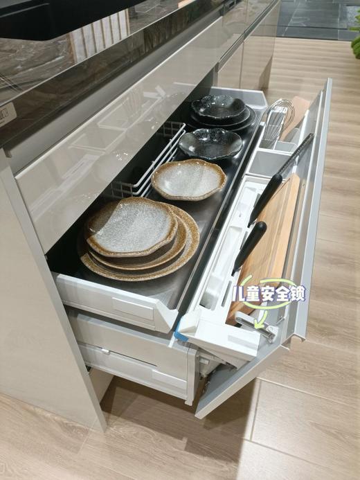 日本进口水槽下柜轻松抽踢脚抽900轻松抽调理台用柜体LIXIL骊住倾斜40° 商品图5