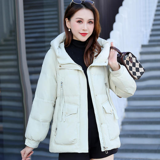 QYMKED-53910-Y 时尚保暖羽绒服宽松休闲女装短款羽绒服2023年冬季新款加厚羽绒服 商品图1