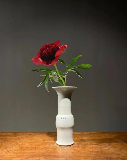 甜白釉花觚形赏瓶，顺丰包邮 商品图0