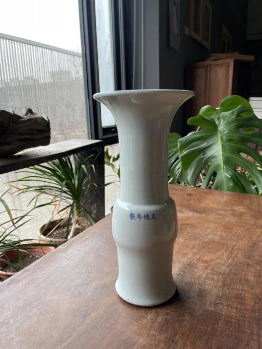 甜白釉花觚形赏瓶，顺丰包邮 商品图1