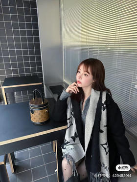 Lv羊绒围巾-黑灰色