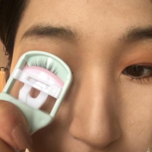 玛莉安按压式睫毛夹女卷翘持久不夾眼皮睫毛器便携睫毛夹玛丽安 商品图2