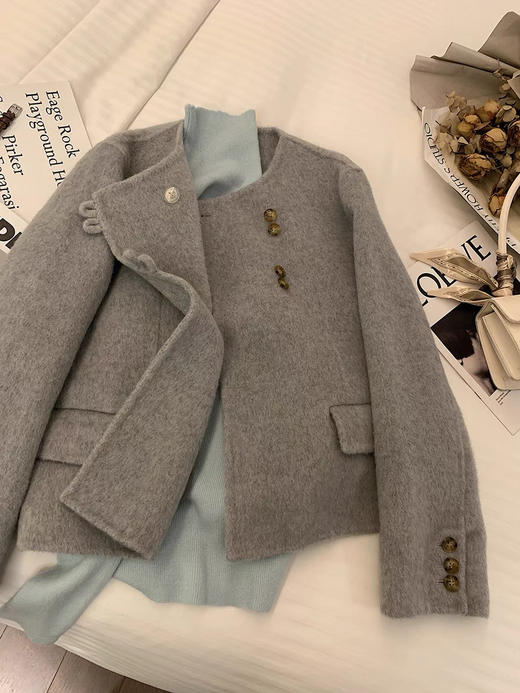 盘扣羊毛大衣 商品图8