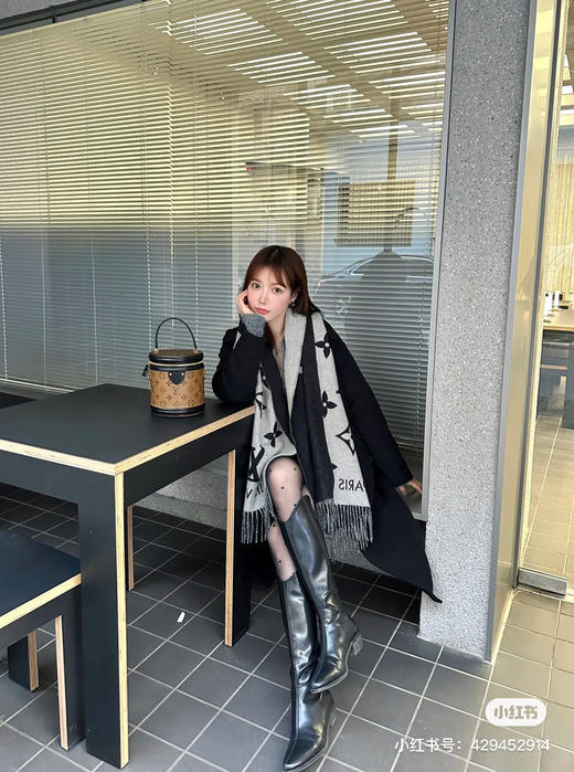 Lv羊绒围巾-黑灰色 商品图3