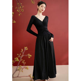 西遇赫本风黑色针织毛衣连衣裙新款小个子法式高级感长裙D0240013