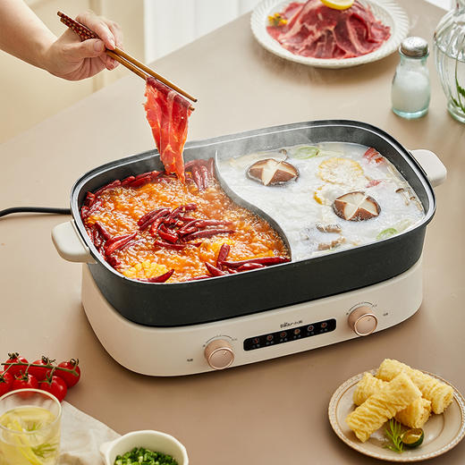 【小程序】小熊(Bear)电火锅 双旋钮鸳鸯锅独立控温 多功能锅 6.5L大容量分体式家用电煮锅火锅锅多用途锅 DHG-D65B1 商品图1