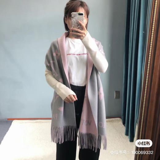 Lv羊绒围巾-粉灰色 商品图4