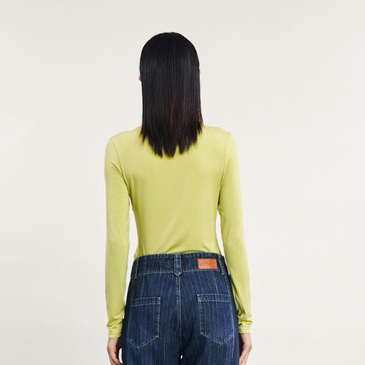 谜底纯色修身T恤长袖女2024春季新款简约半高领叠穿上衣241MT0042 商品图2