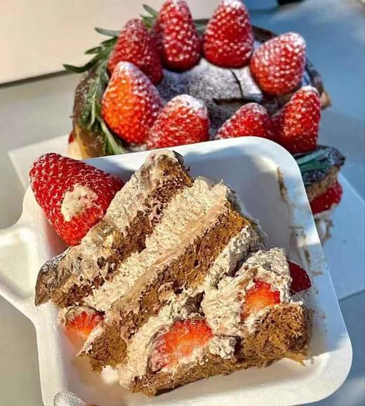 裸蛋糕 戚风蛋糕加新鲜水果 原味/巧克力蛋糕胚可选，请备注 欢迎提前预定，当日订单或加急请拍下备注，我们会与您联系 商品图9