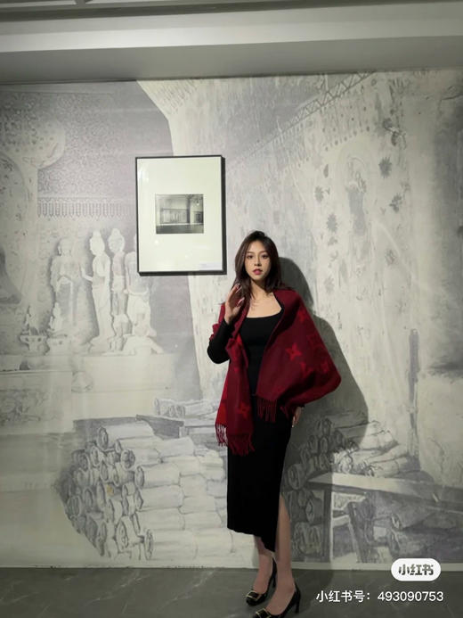 Lv羊绒围巾-酒红色 商品图2